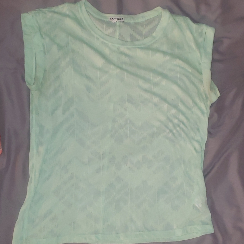 Express t-shirt 💚